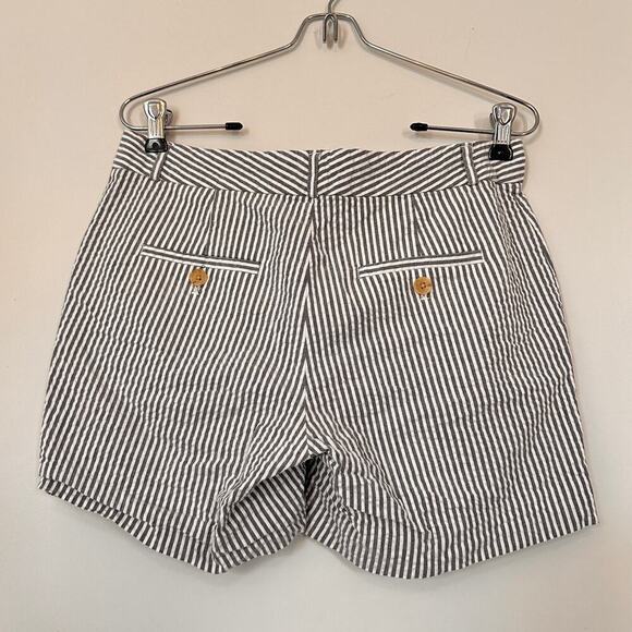 Banana Republic Size 0 White & Gray Vacay Preppy Striped Seersucker Short Summer - Picture 2 of 10
